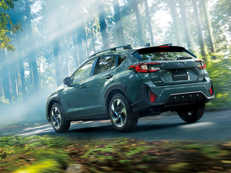 2024_0703 crosstrekリヤスタイル_山道
