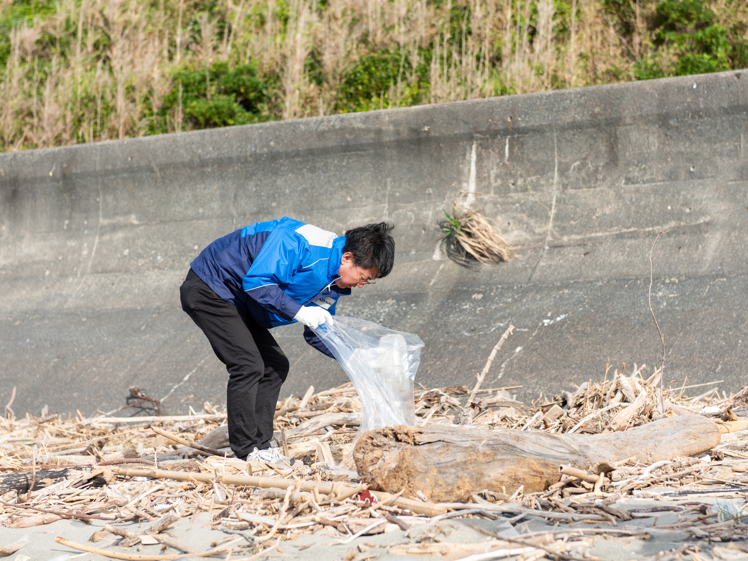 251102_ビーチクリーン_03