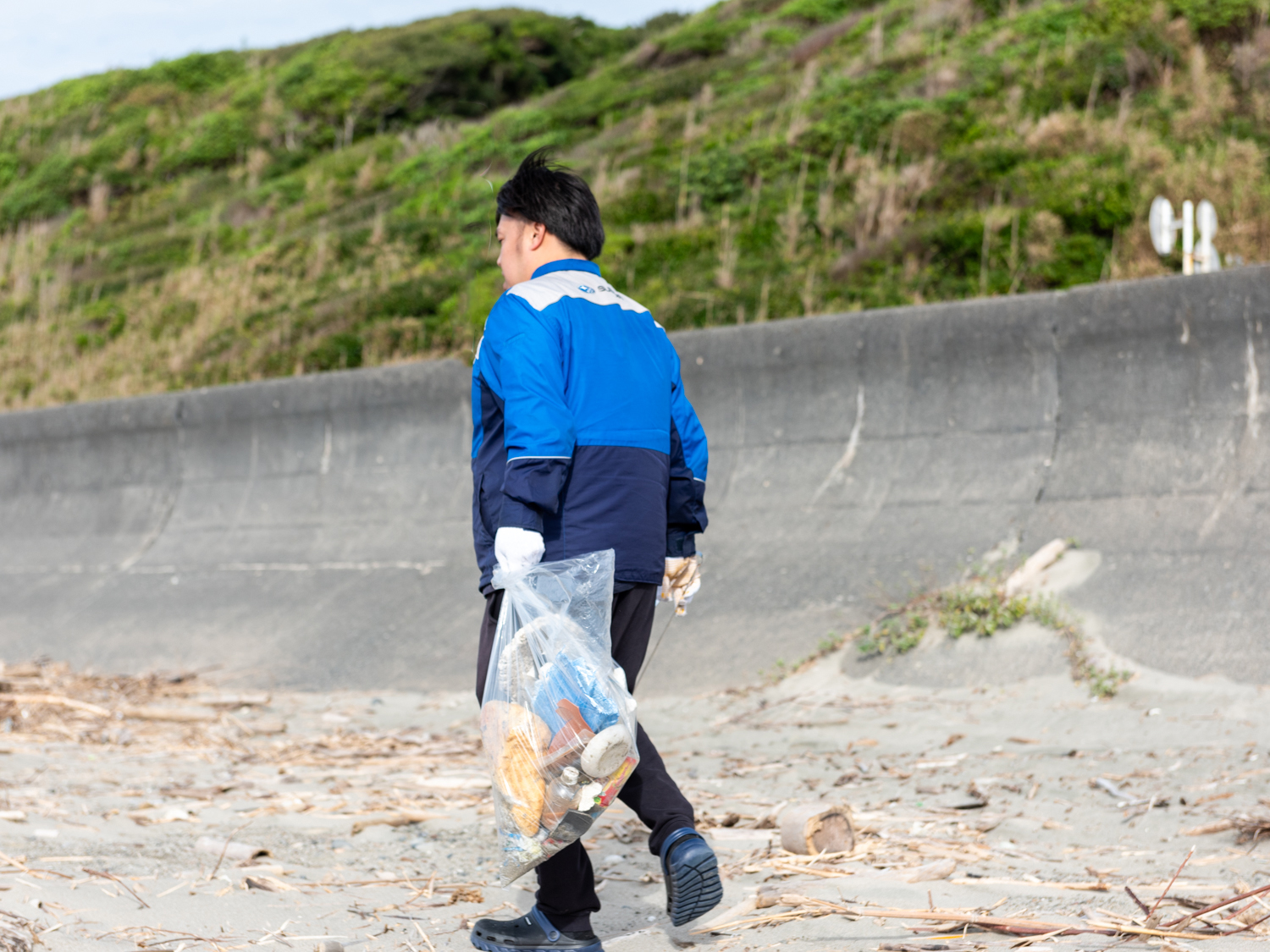 251102_ビーチクリーン_05