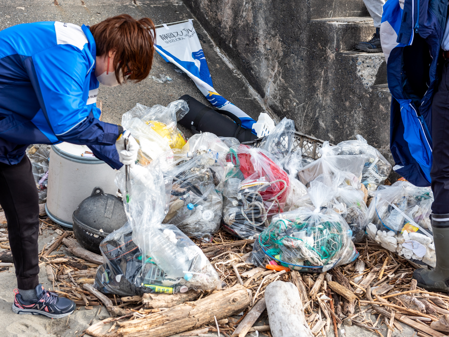251102_ビーチクリーン_12