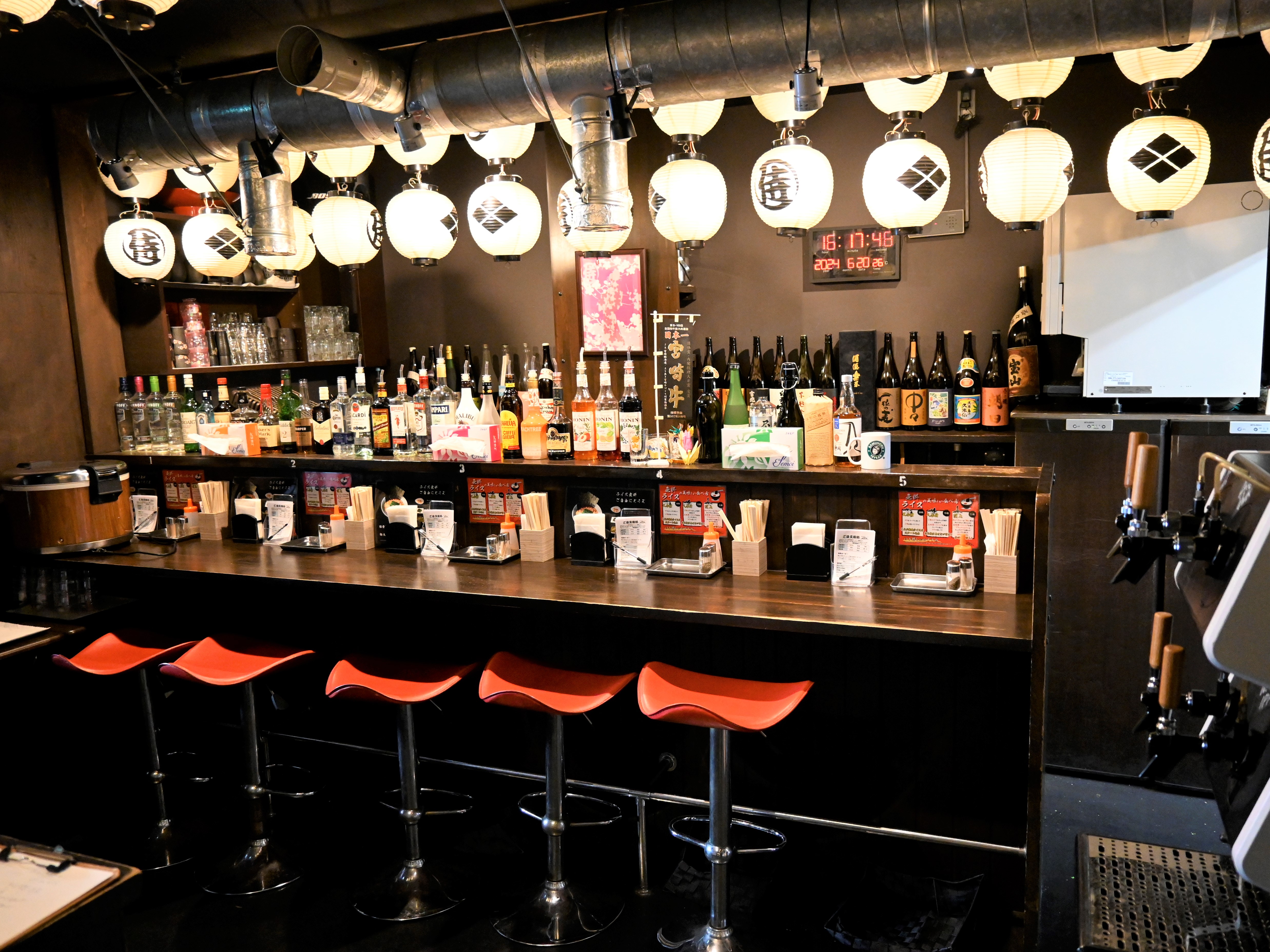 【特集】昼と夜の2つの顔を持つ清水のディープスポット／布の専門家大和屋商店