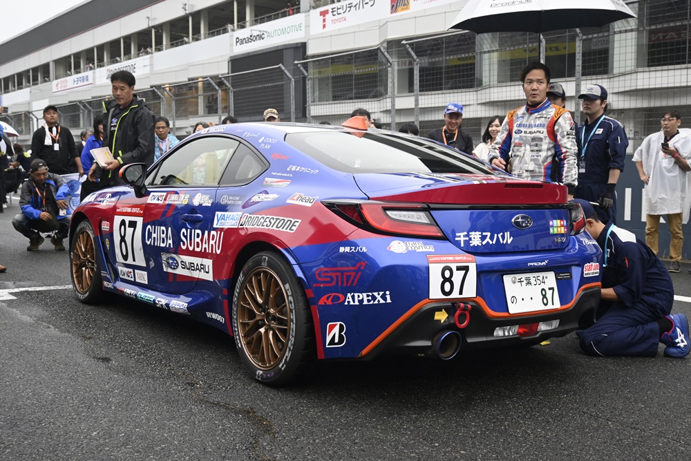 2024_GR 86/BRZ CUP 第3戦 富士スピードウェイ決勝 _静岡スバルからメカニック1名、公道検査員2名派遣！