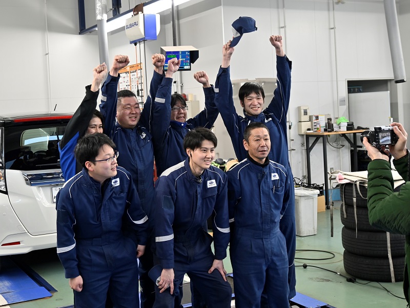 自動車整備士をめざそう!カーエンジニア誌に静岡スバルのスタッフが登場!