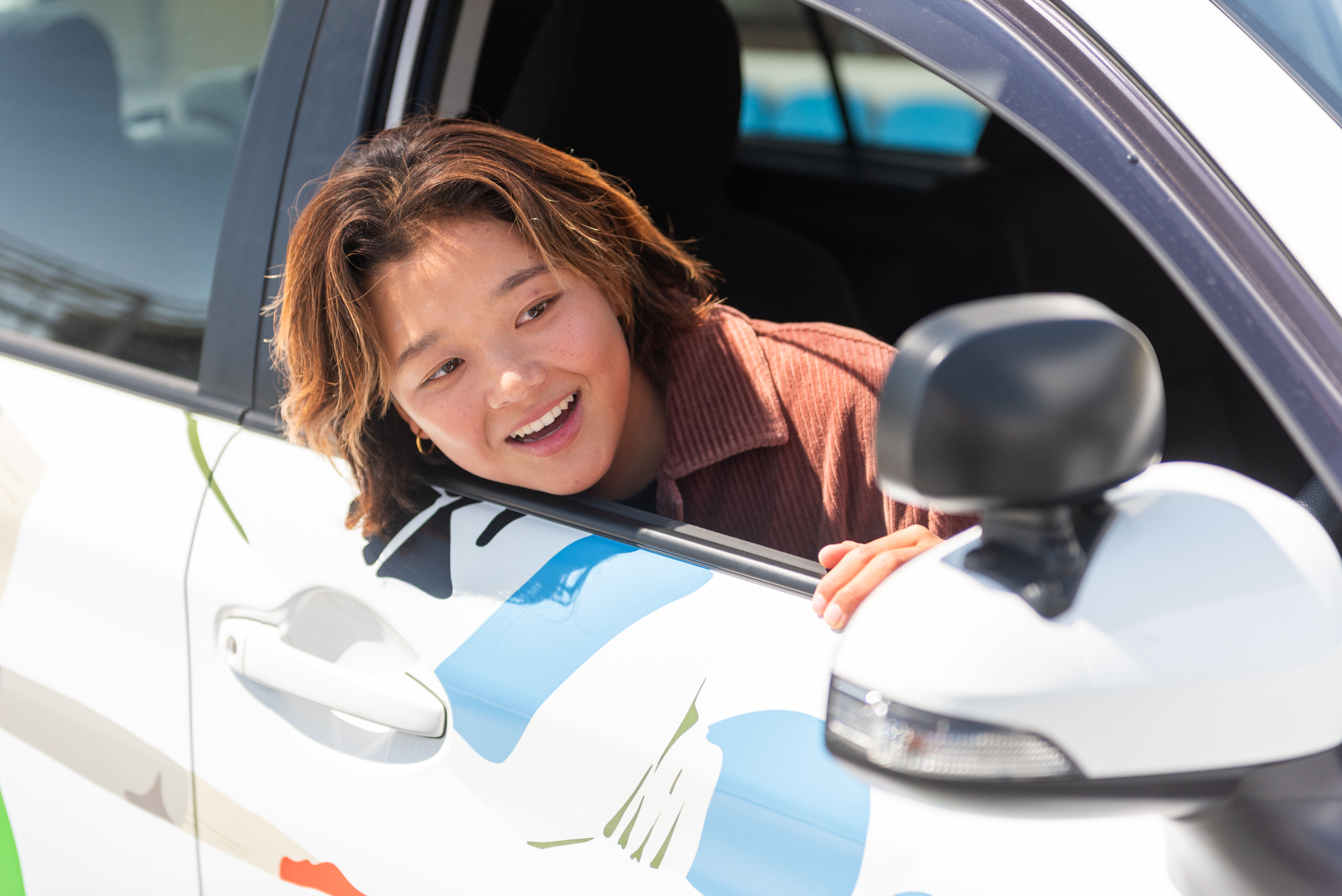 五輪出場を目指すプロサーファー池田美来選手とパートナーシップ契約を更新